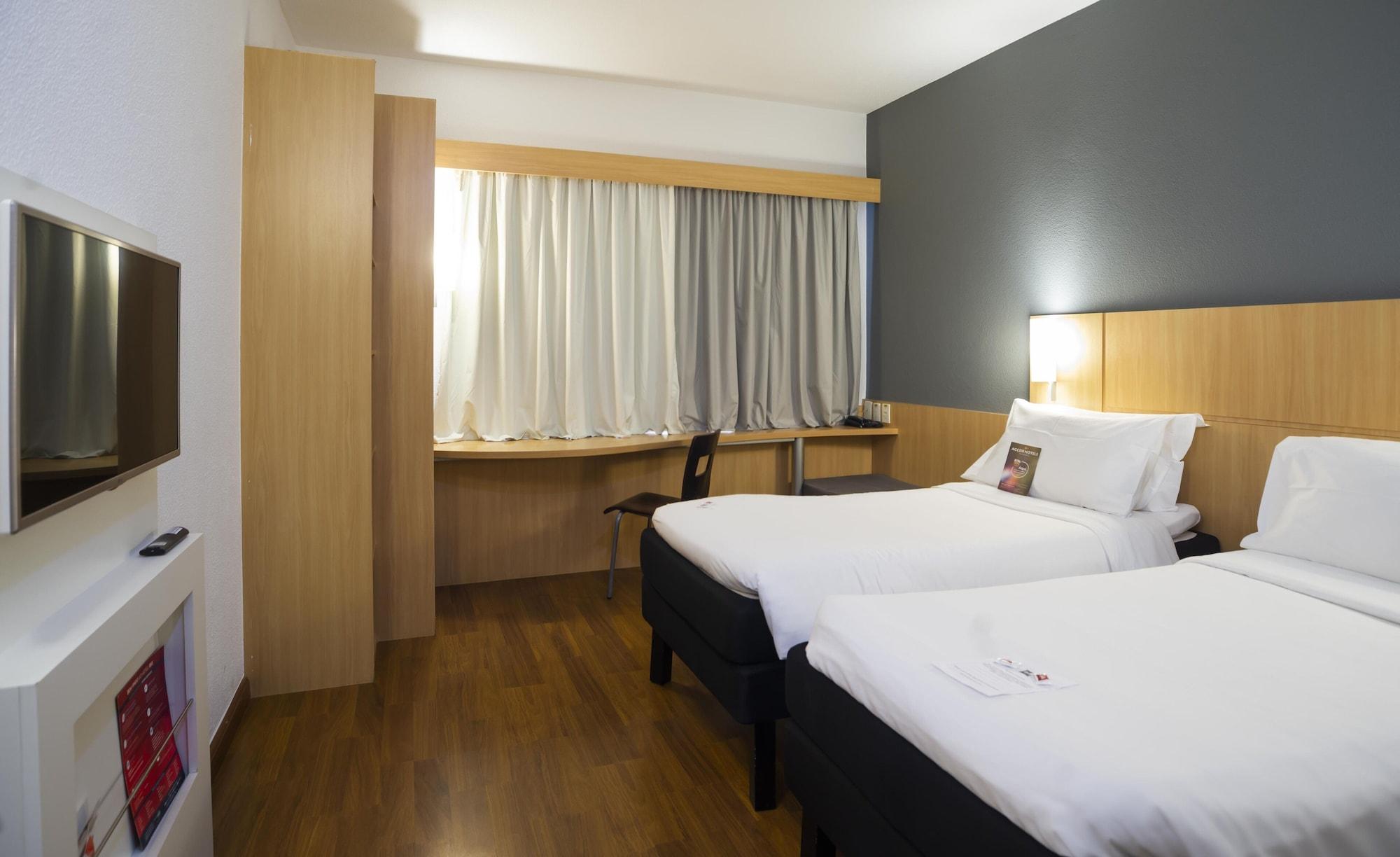 Ibis Vitoria Praia Do Canto Εξωτερικό φωτογραφία