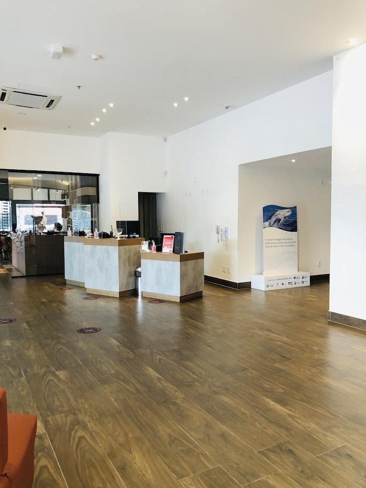 Ibis Vitoria Praia Do Canto Εξωτερικό φωτογραφία