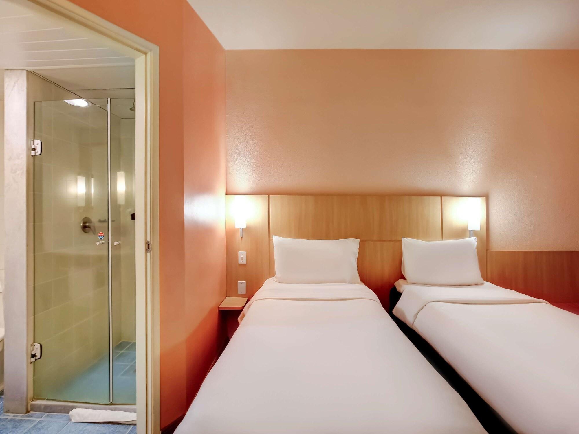 Ibis Vitoria Praia Do Canto Εξωτερικό φωτογραφία