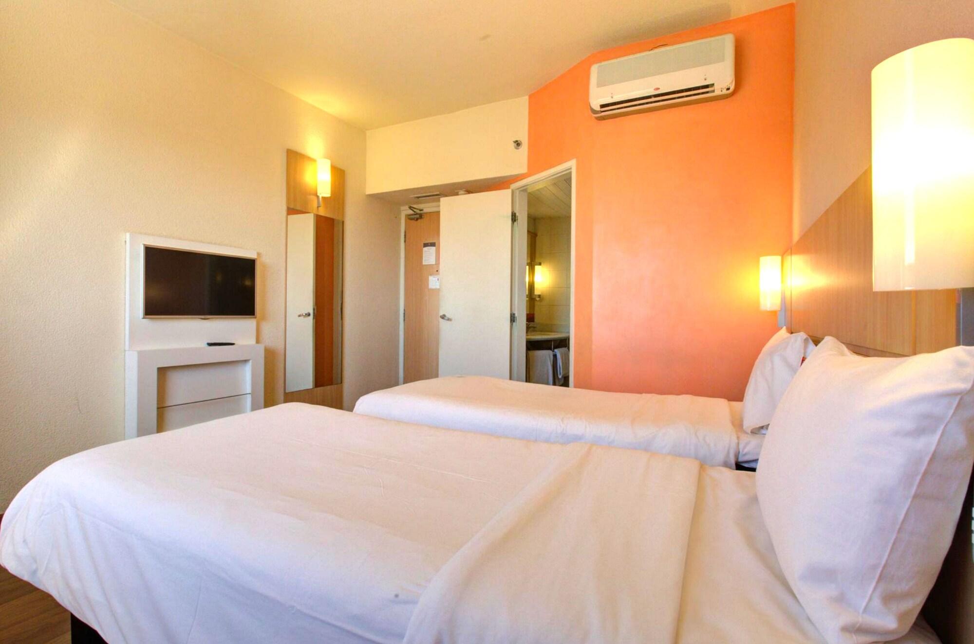 Ibis Vitoria Praia Do Canto Εξωτερικό φωτογραφία