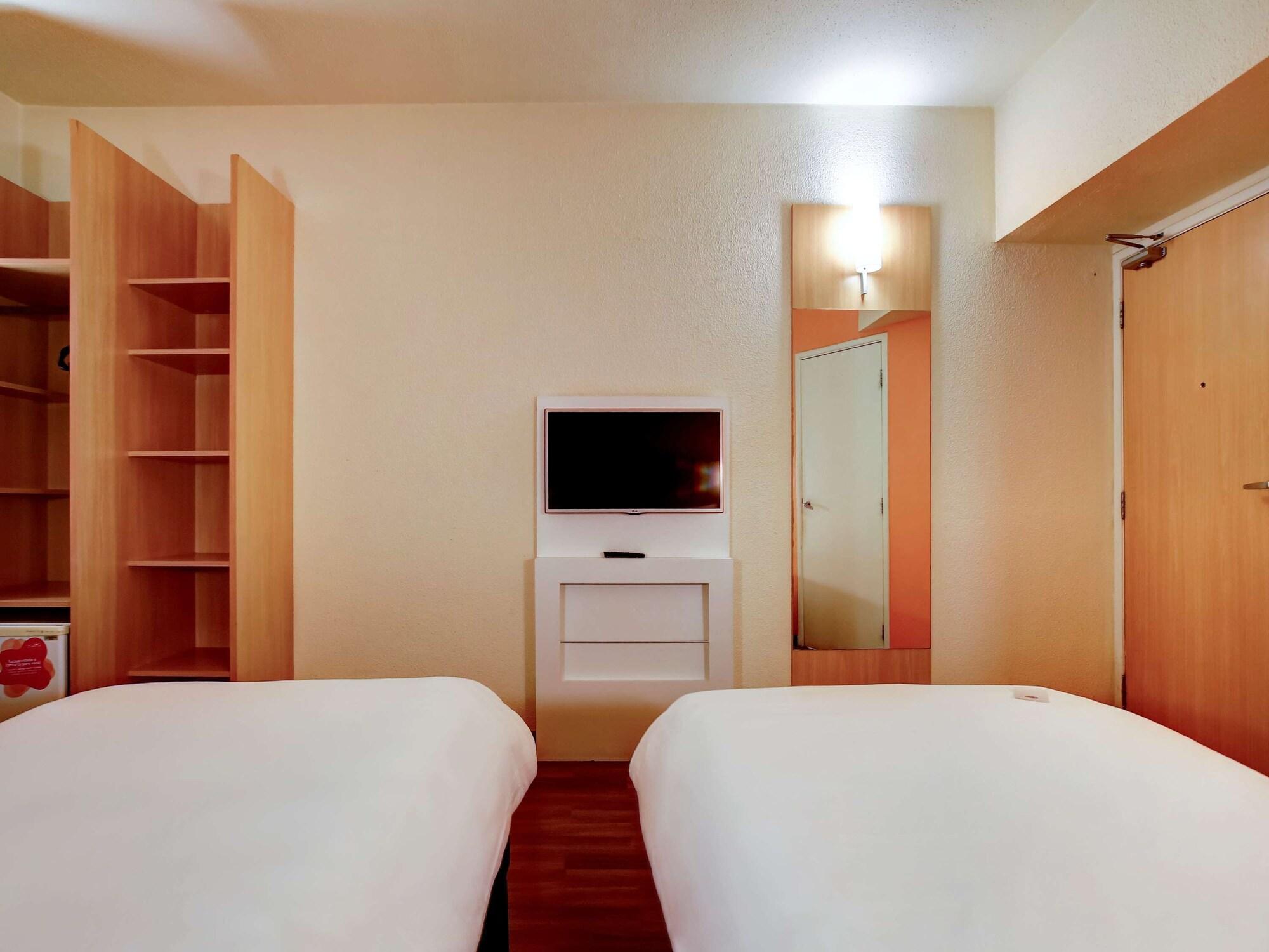 Ibis Vitoria Praia Do Canto Εξωτερικό φωτογραφία
