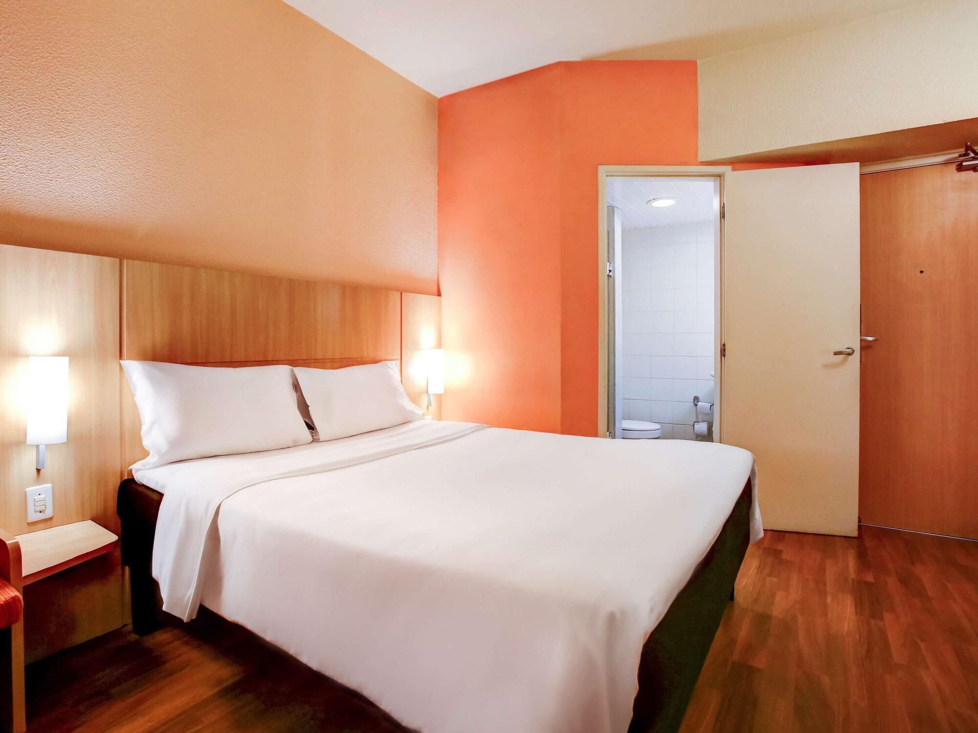 Ibis Vitoria Praia Do Canto Εξωτερικό φωτογραφία
