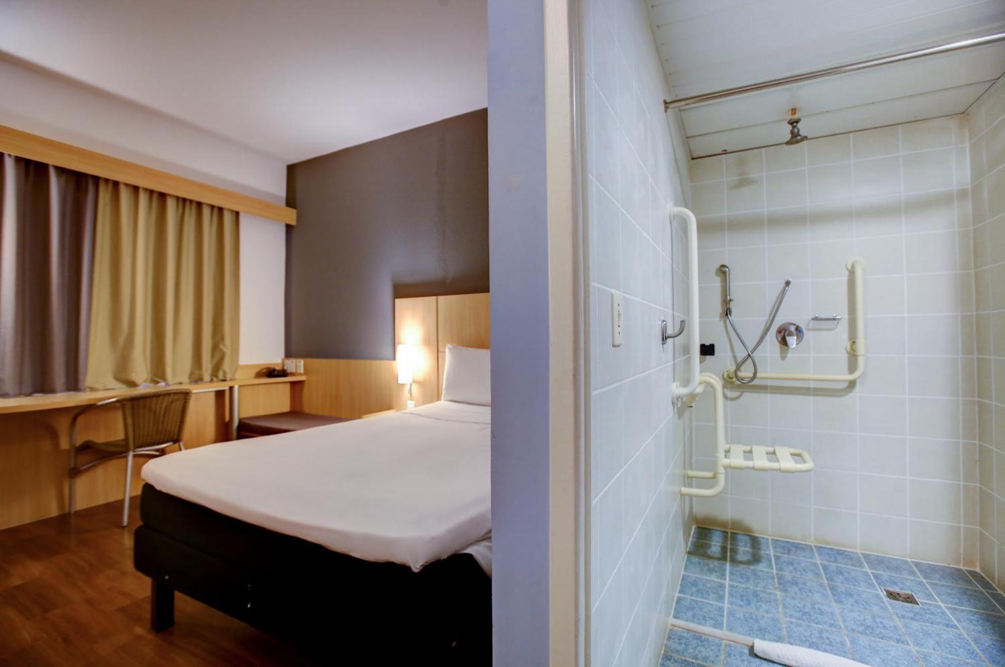 Ibis Vitoria Praia Do Canto Εξωτερικό φωτογραφία